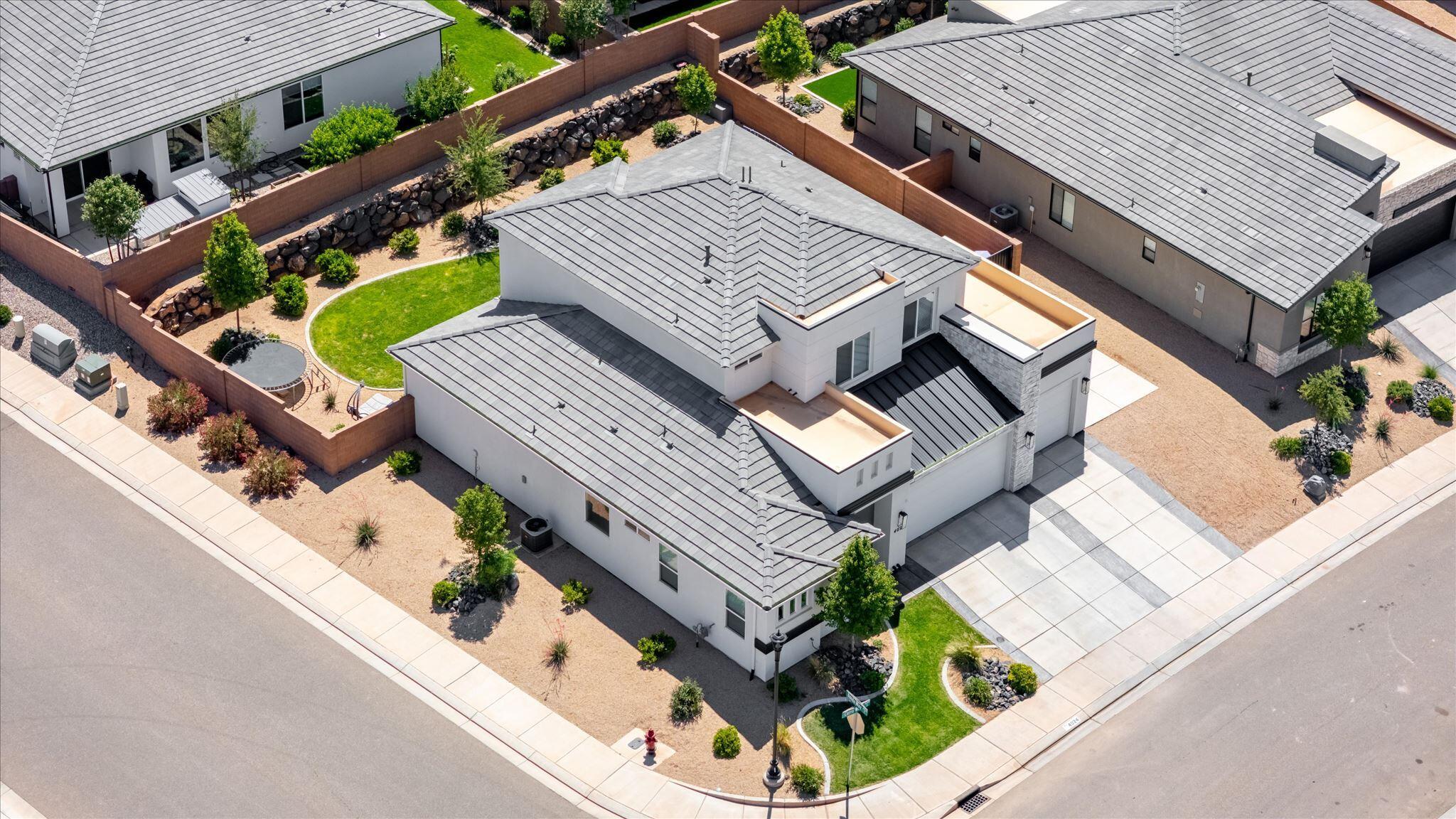 DESERT CLIFFS - Residential