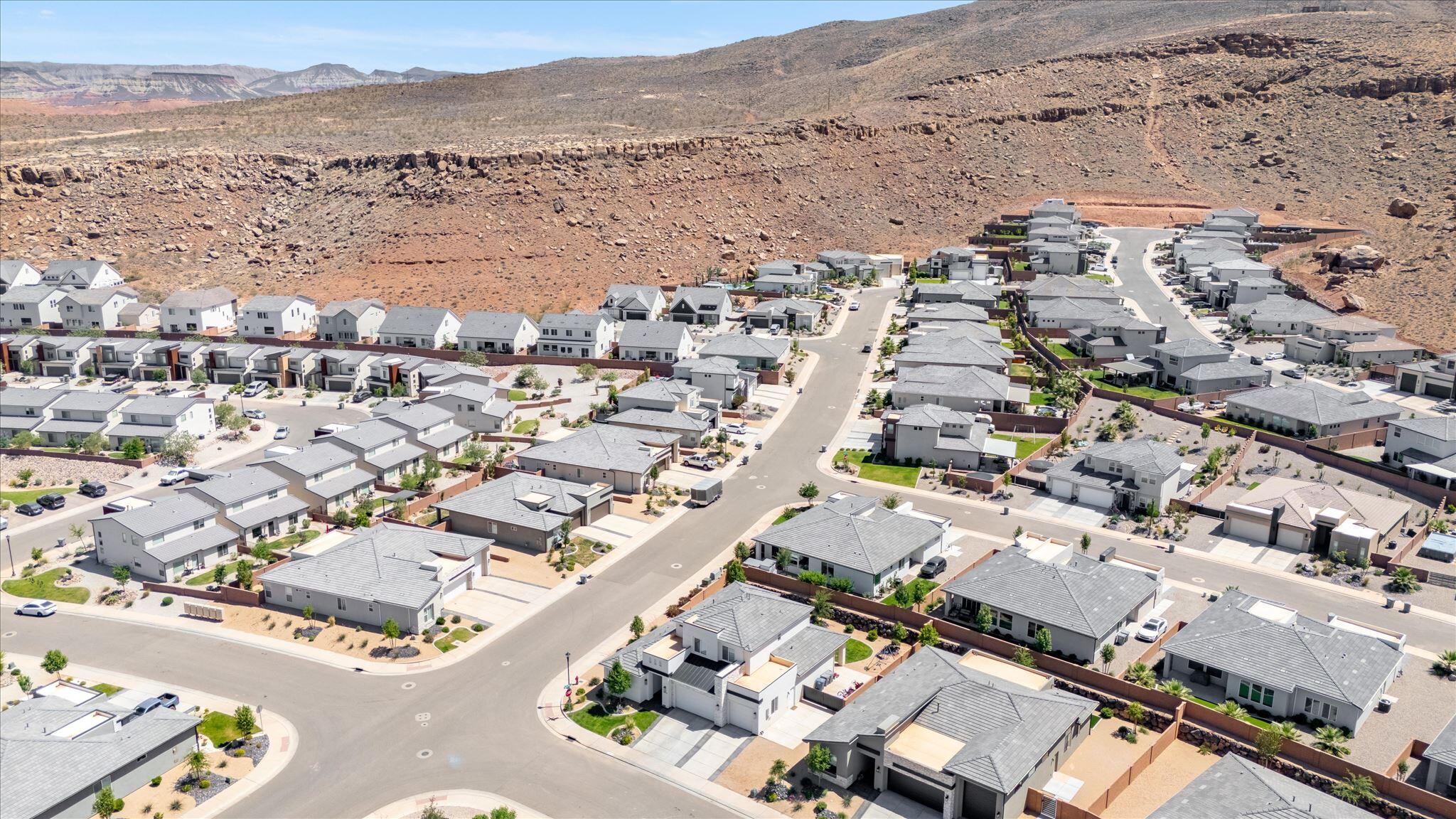 DESERT CLIFFS - Residential