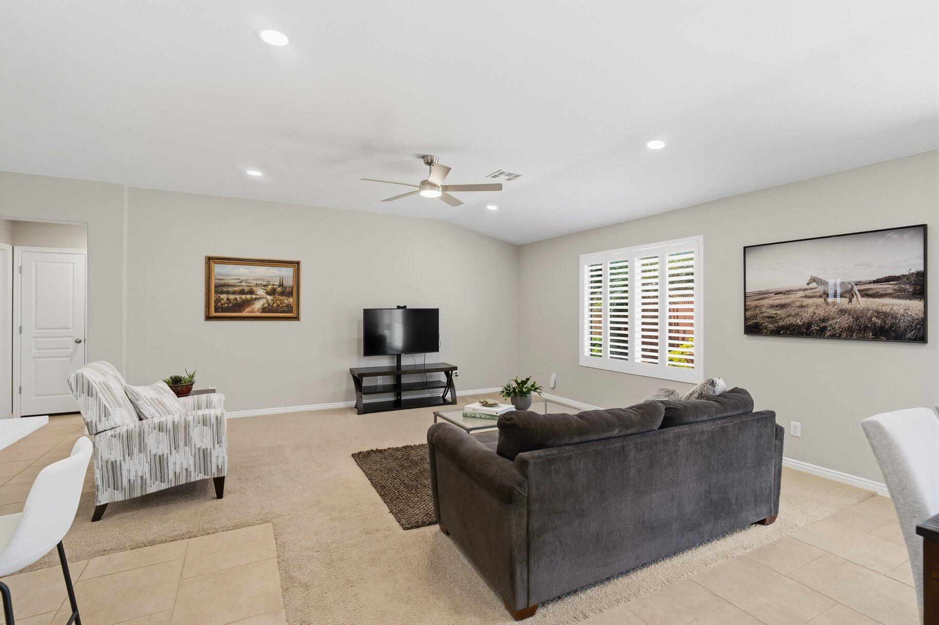 SUN CREST WEST - Residential