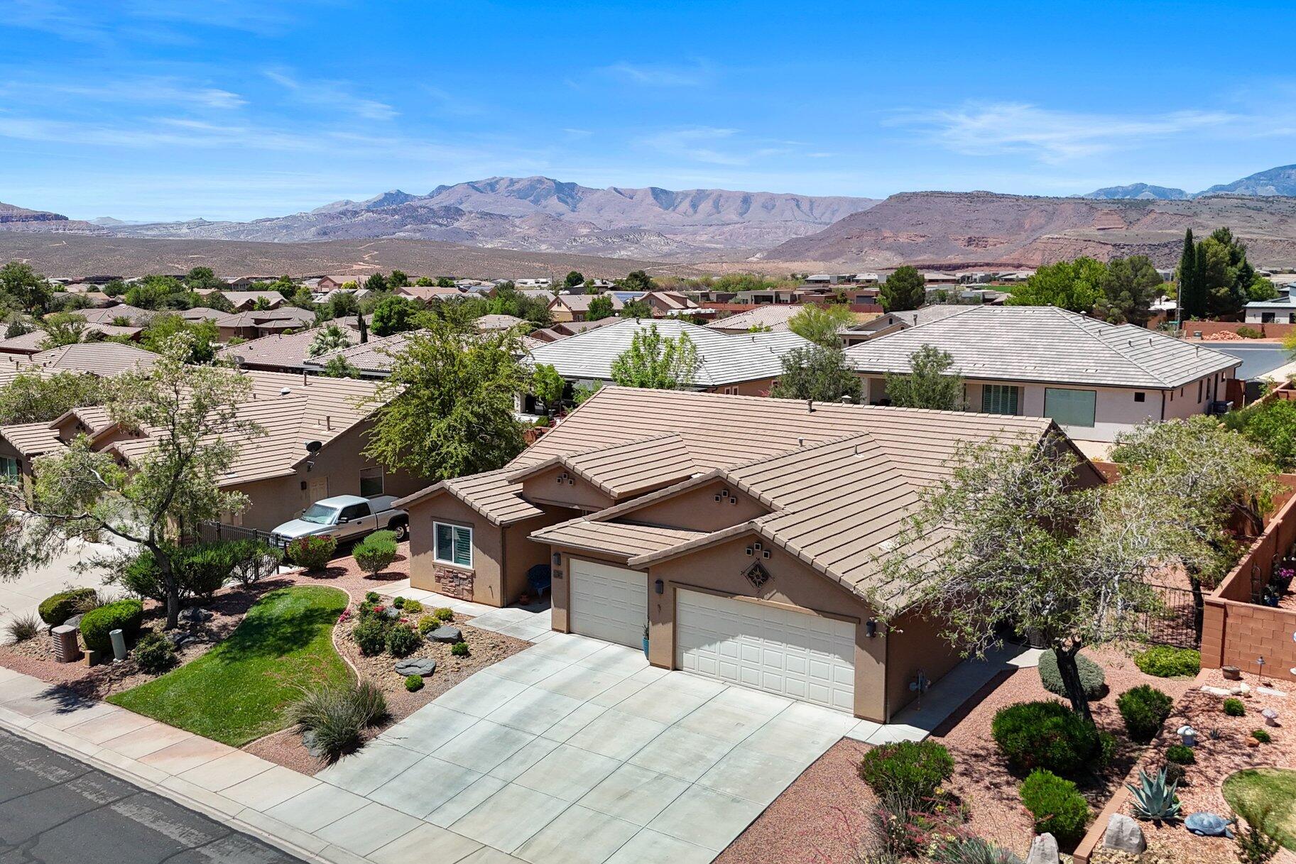 SUN CREST WEST - Residential