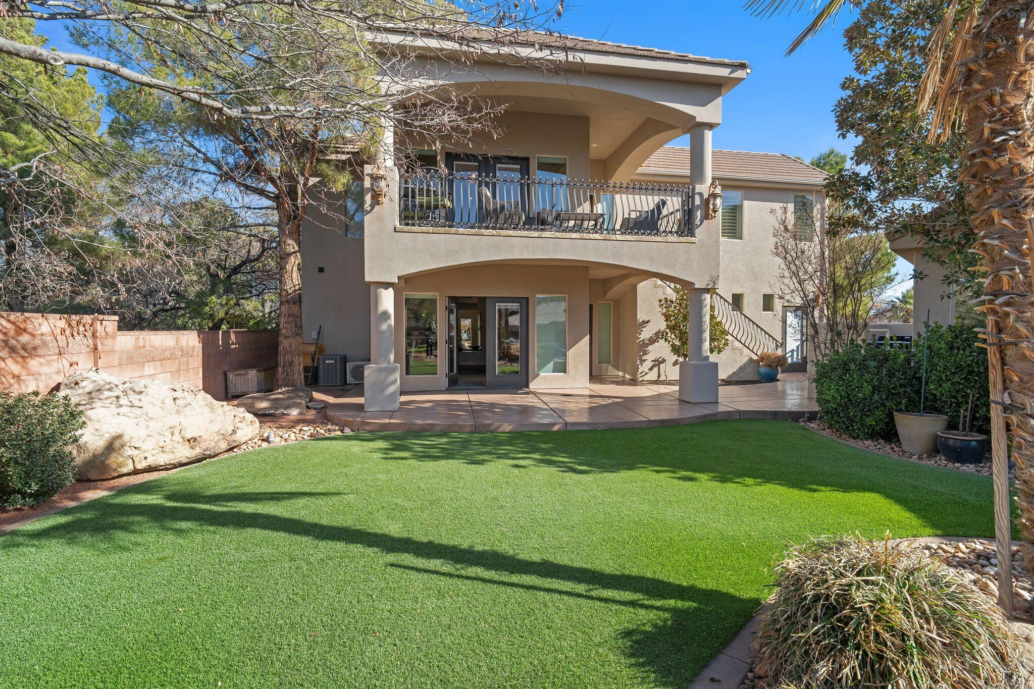 VINEYARDS - Residential