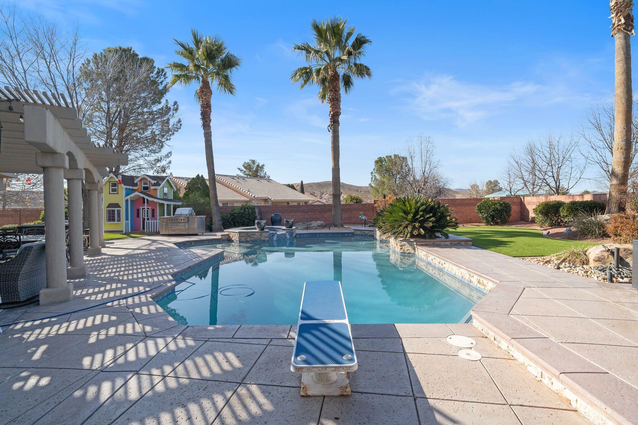 VINEYARDS - Residential