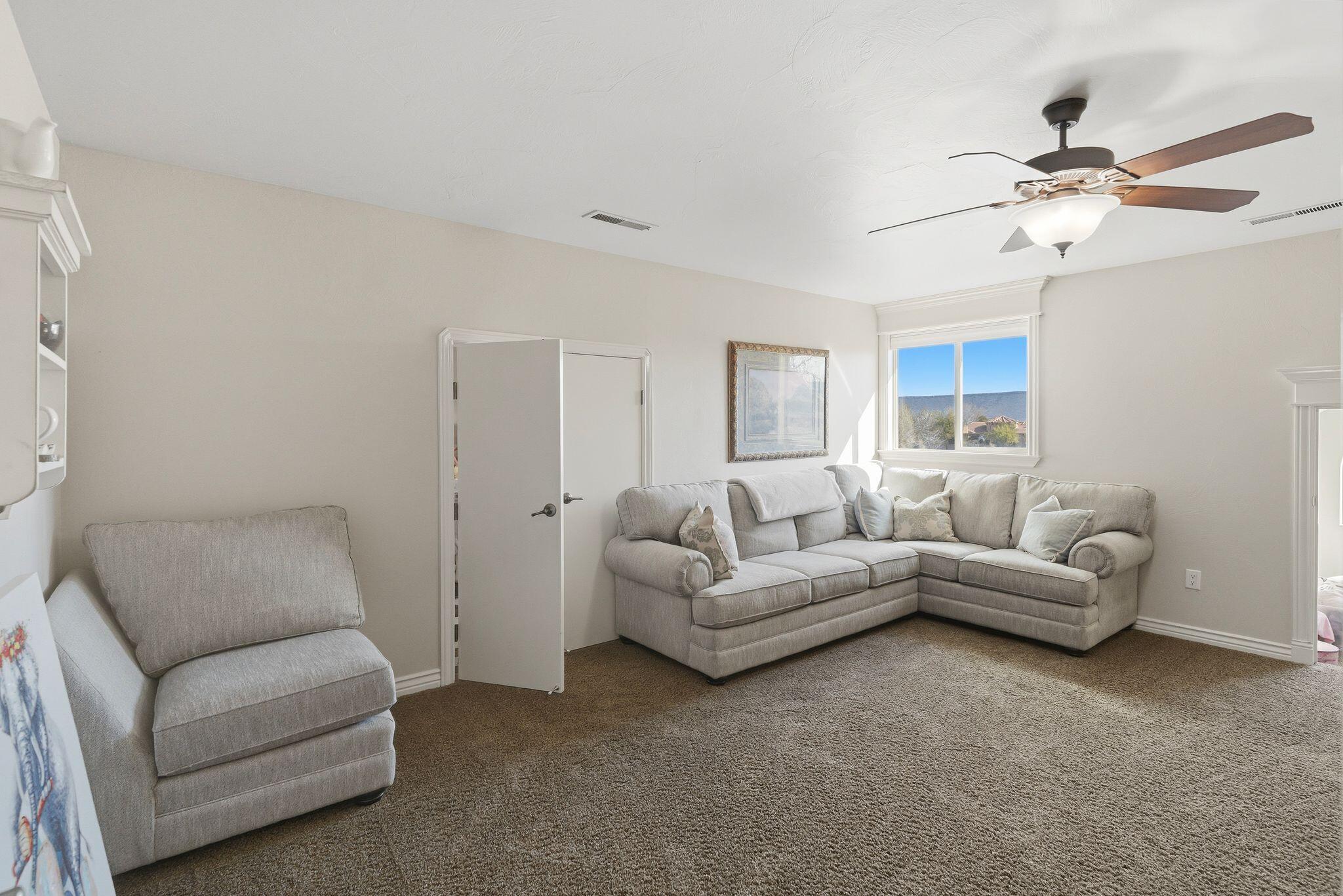 VINEYARDS - Residential