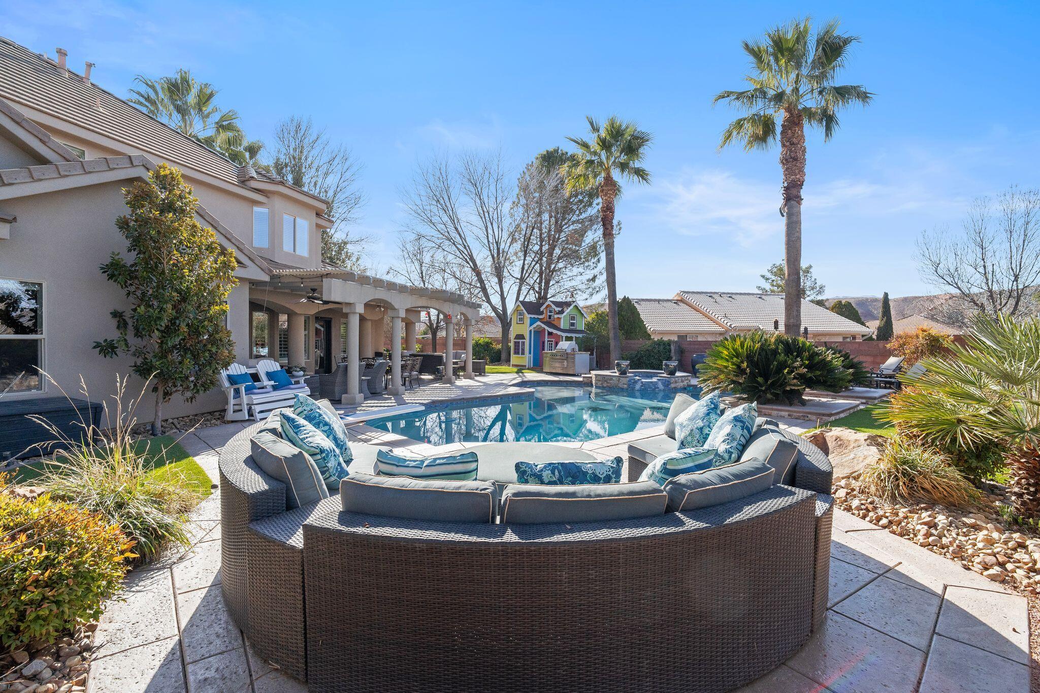 VINEYARDS - Residential