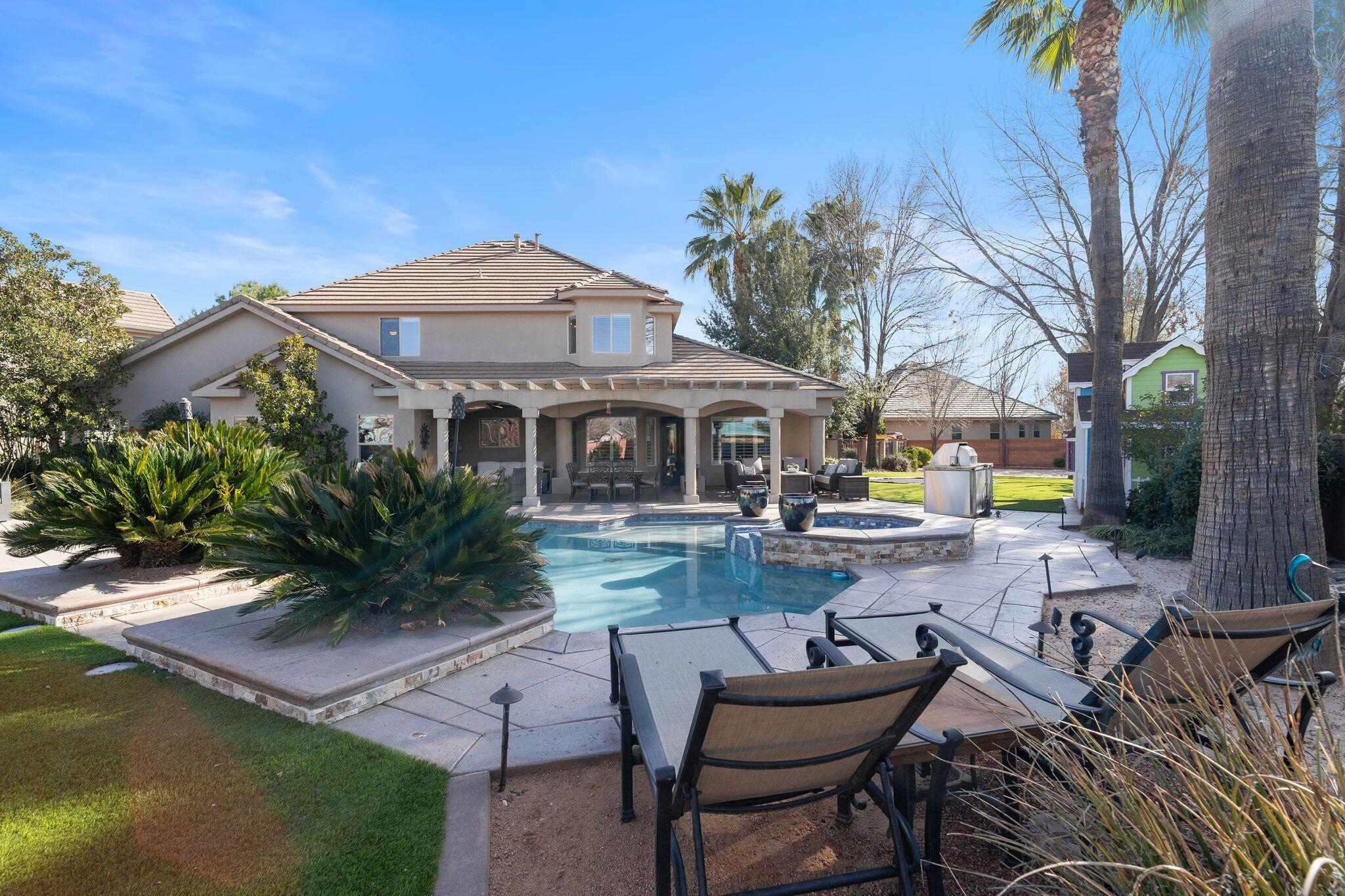 VINEYARDS - Residential