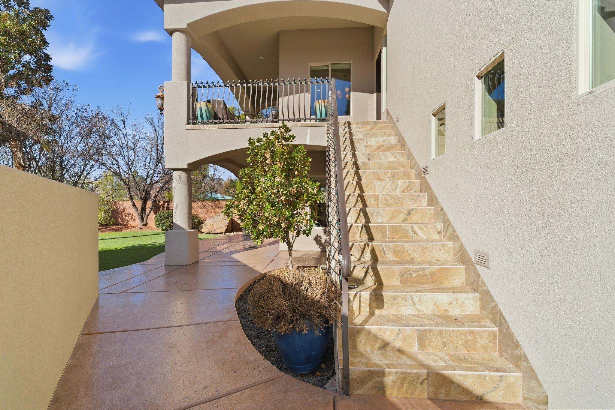 VINEYARDS - Residential