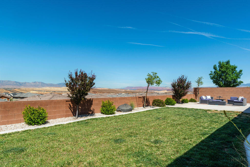 DESERT CROSSING - Residential