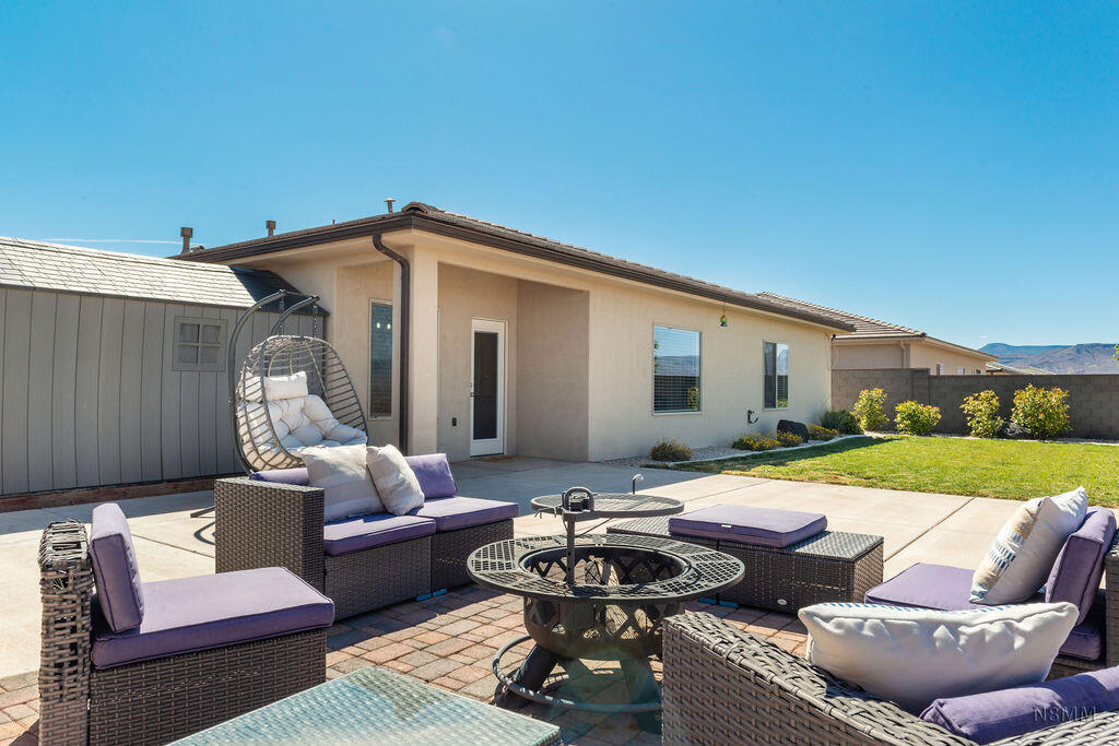 DESERT CROSSING - Residential