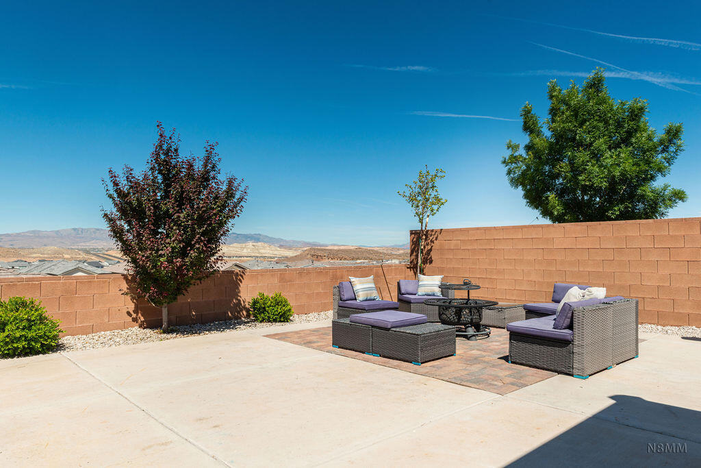 DESERT CROSSING - Residential