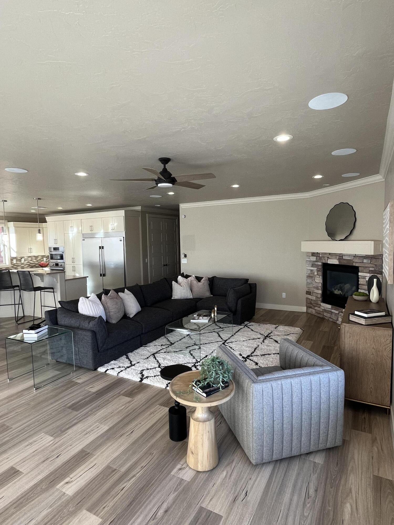 PRIMROSE POINT - Residential