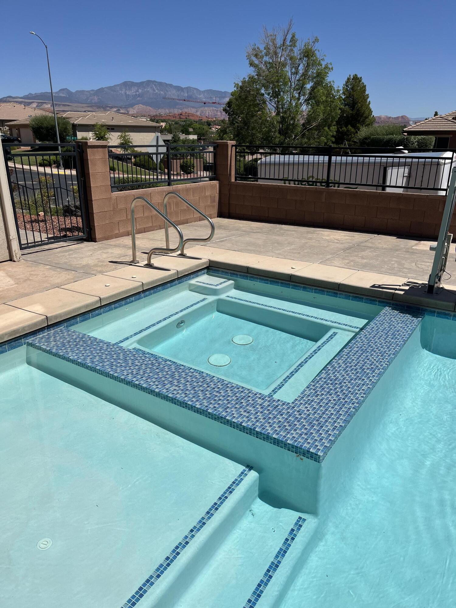 PRIMROSE POINT - Residential