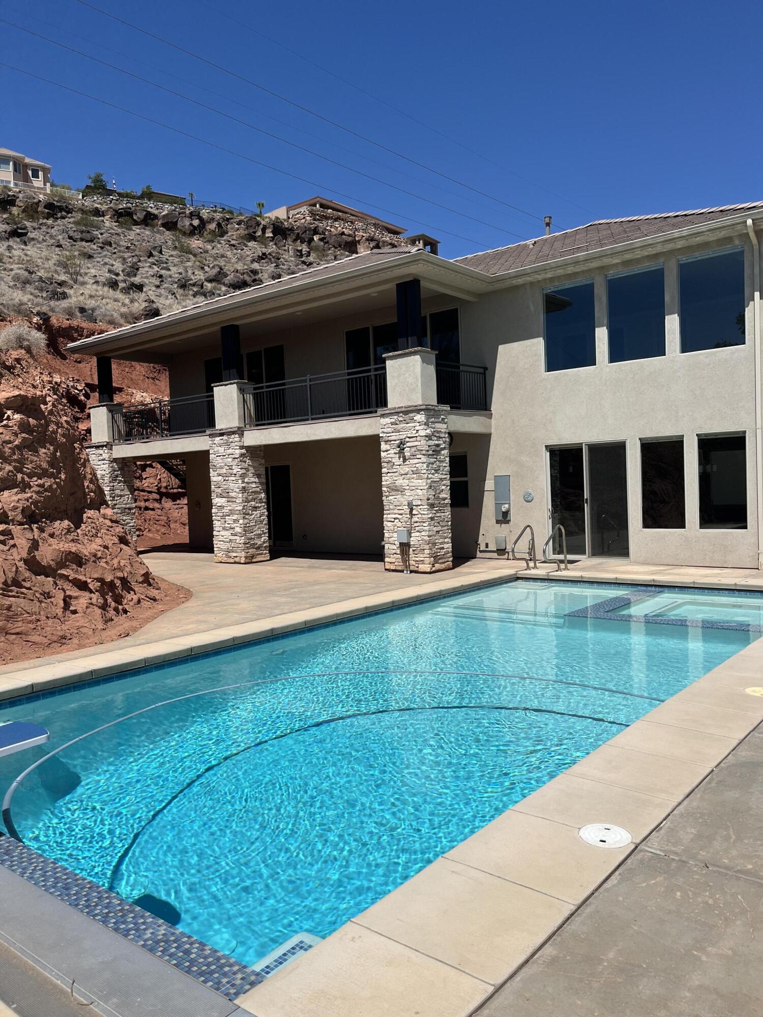 PRIMROSE POINT - Residential