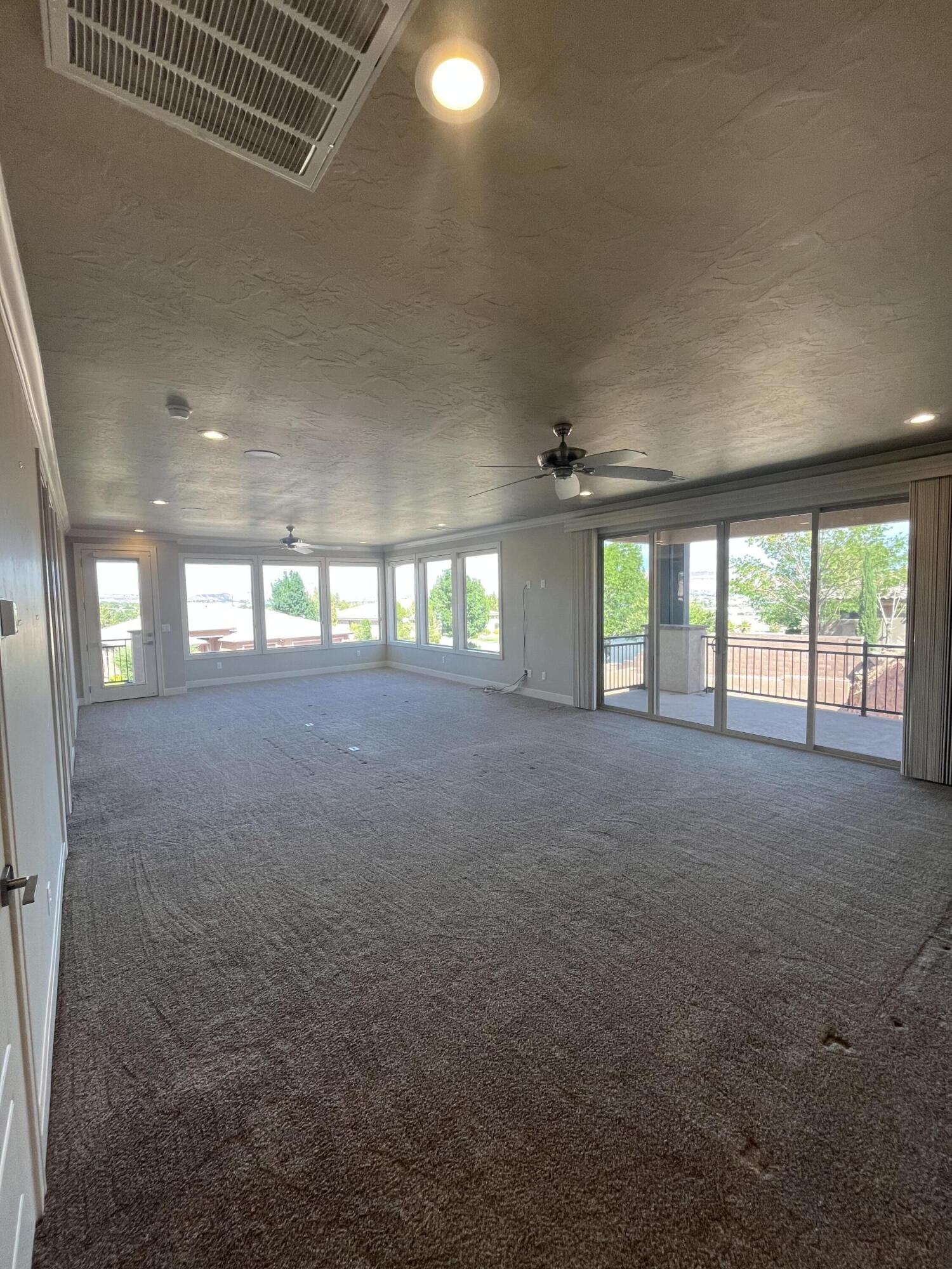 PRIMROSE POINT - Residential