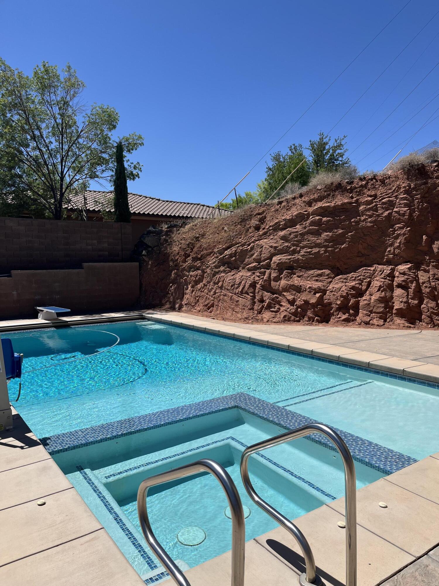 PRIMROSE POINT - Residential