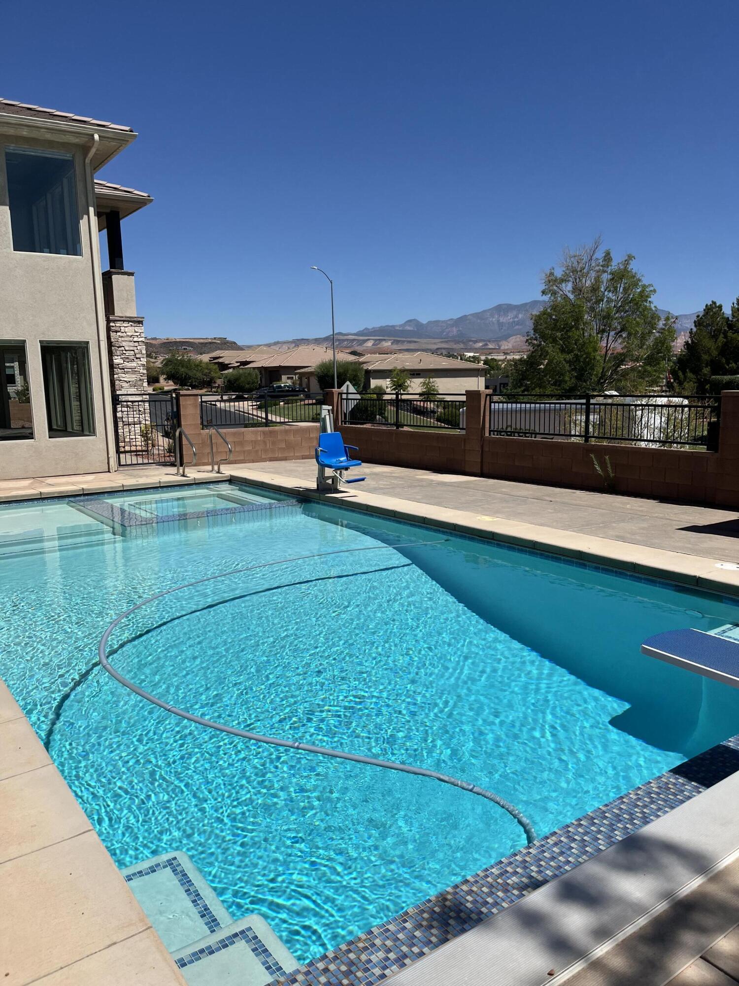 PRIMROSE POINT - Residential