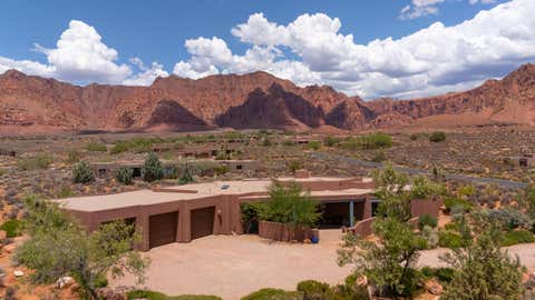 Photo of 1215 Tuweap DR, Ivins, UT 84738 (MLS # 26-274262)