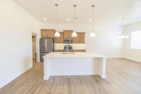 Tiny photo for 529 N 3010 W, Hurricane, UT 84737 (MLS # 26-270139)