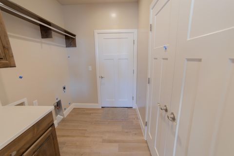 Tiny photo for 529 N 3010 W, Hurricane, UT 84737 (MLS # 26-270139)