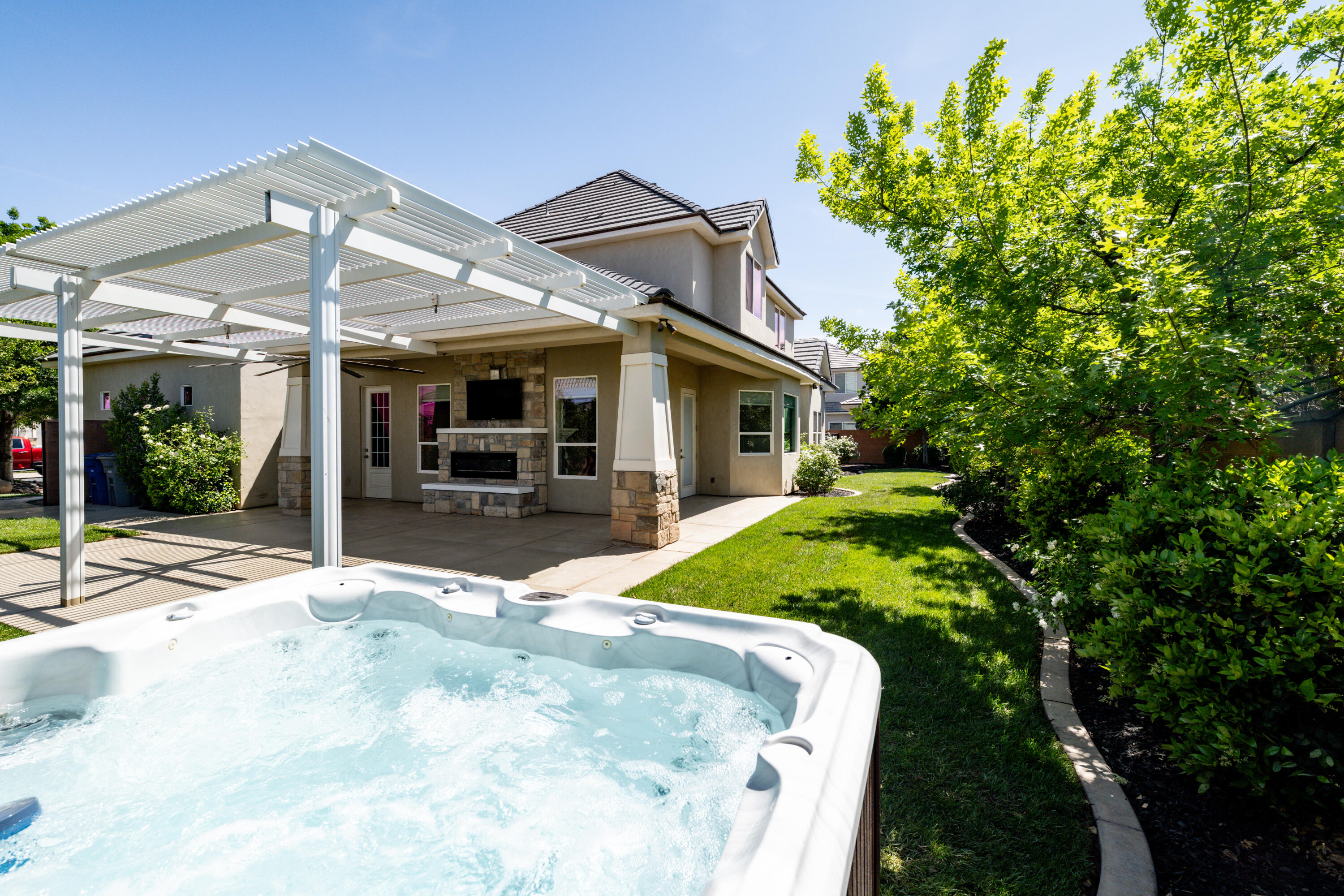 FIELDSTONE - Residential