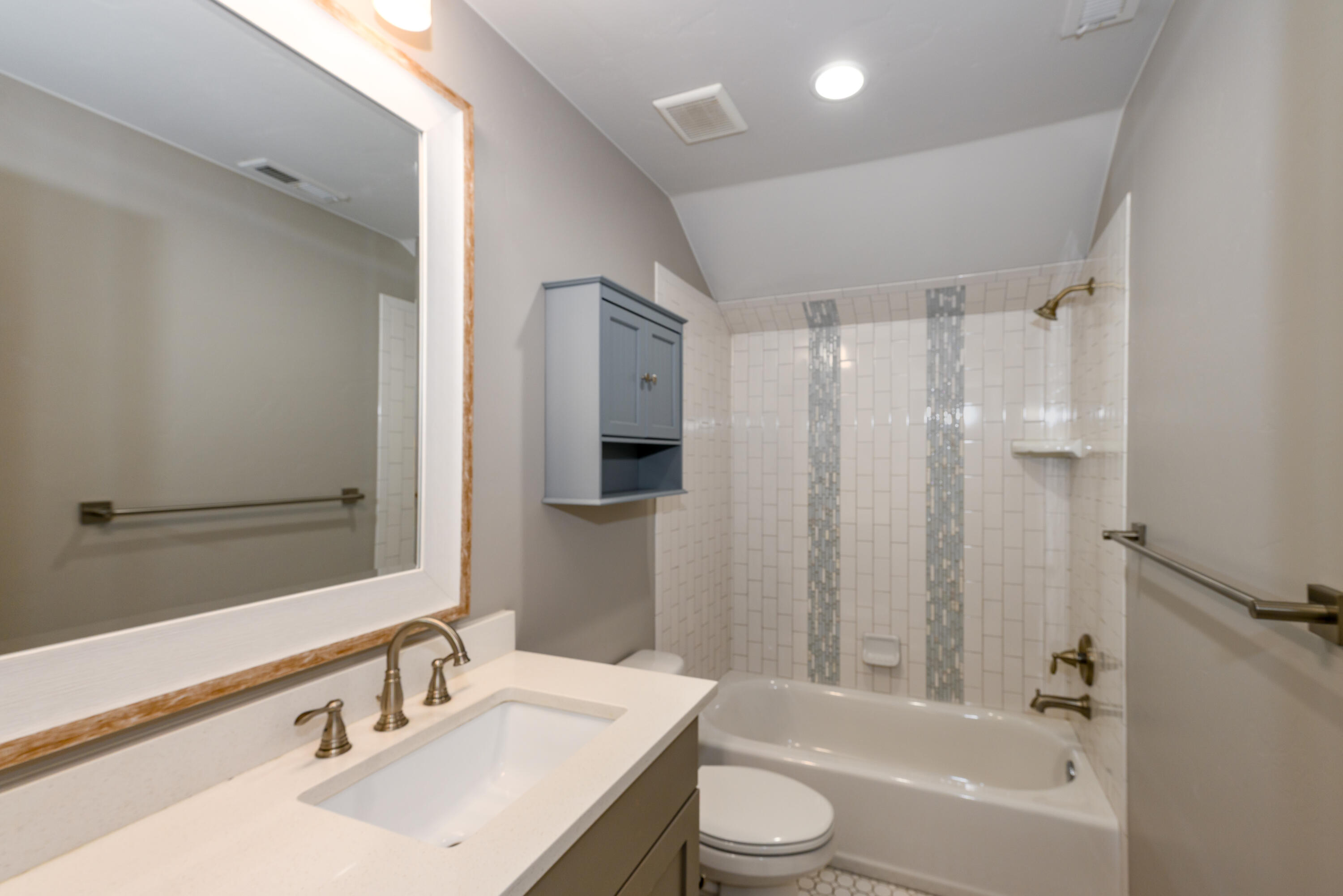 FIELDSTONE - Residential