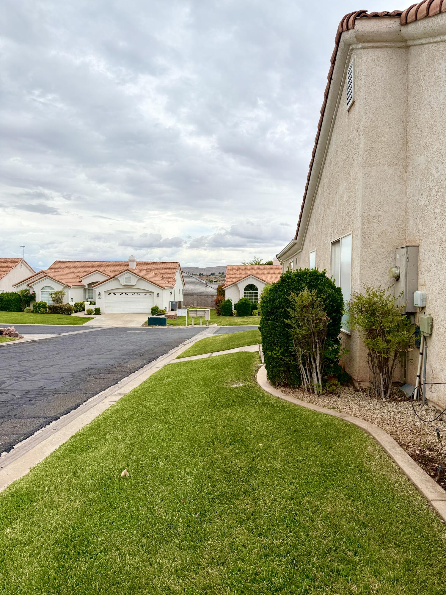 VISTA DEL SOL TOWNHOMES - Residential