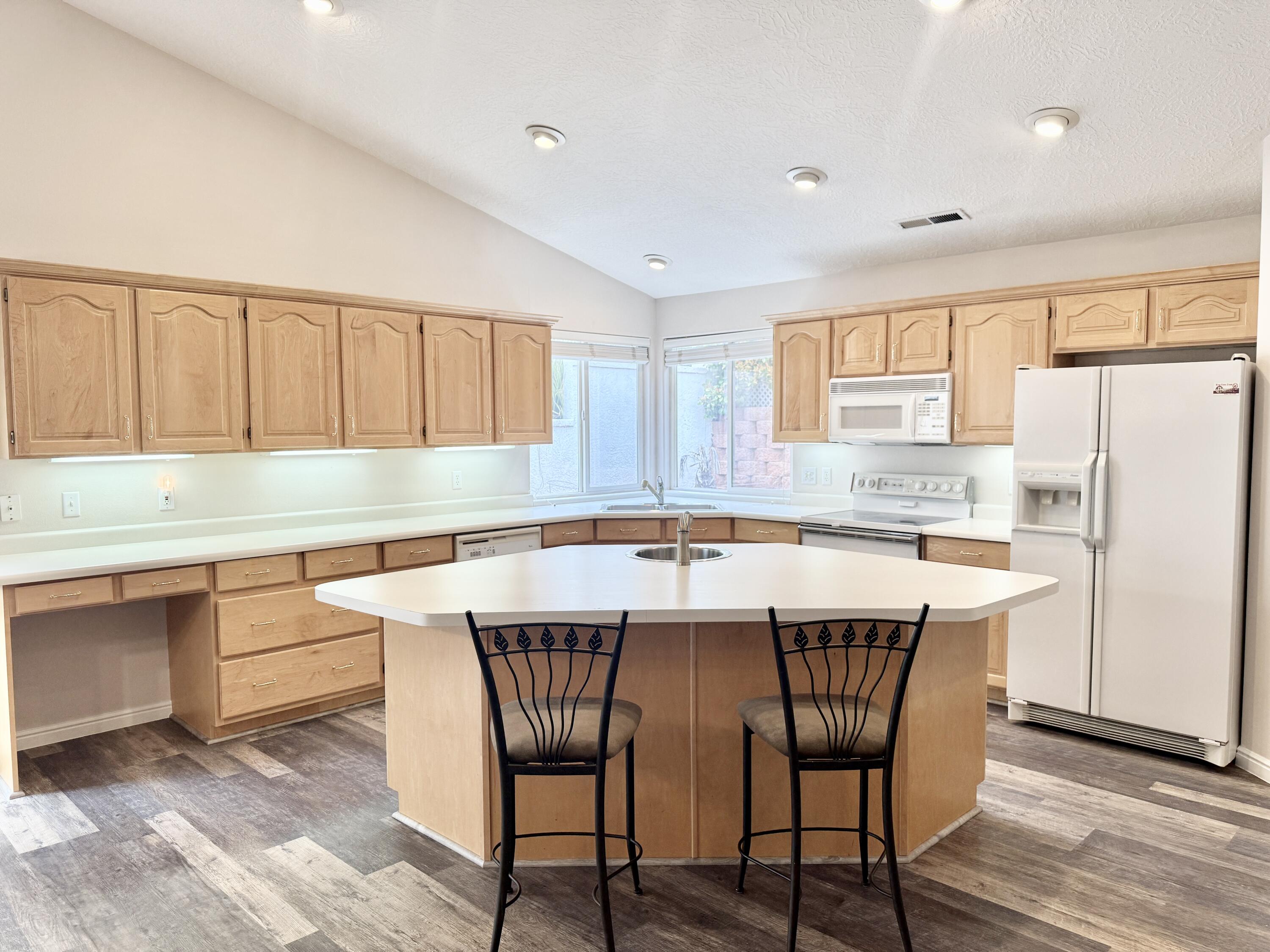 VISTA DEL SOL TOWNHOMES - Residential