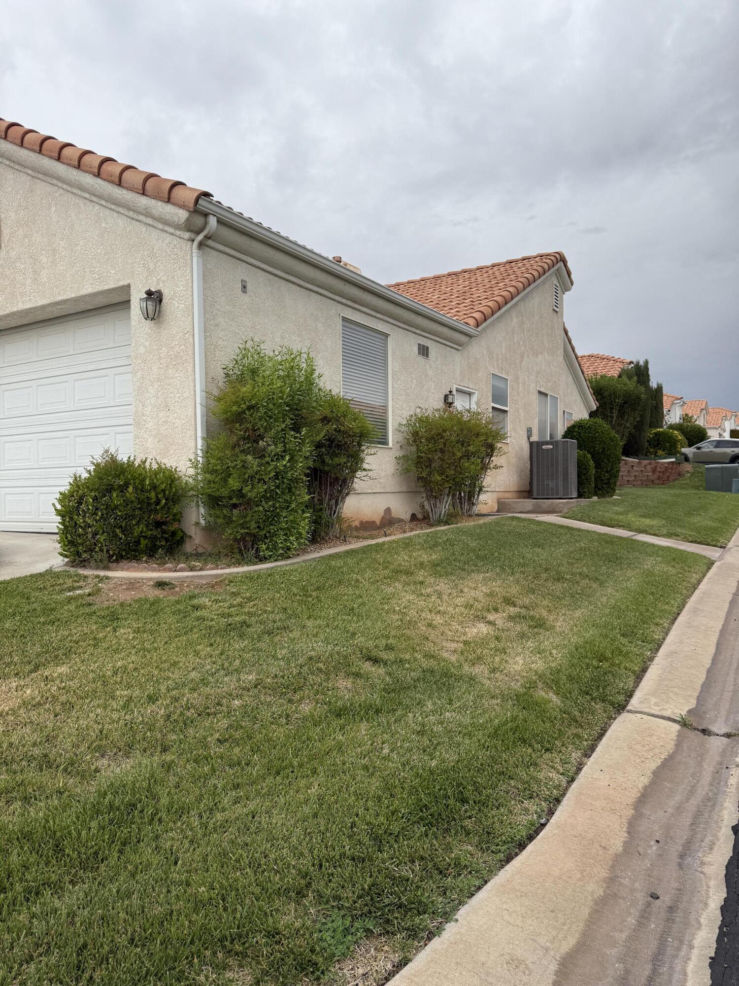 VISTA DEL SOL TOWNHOMES - Residential