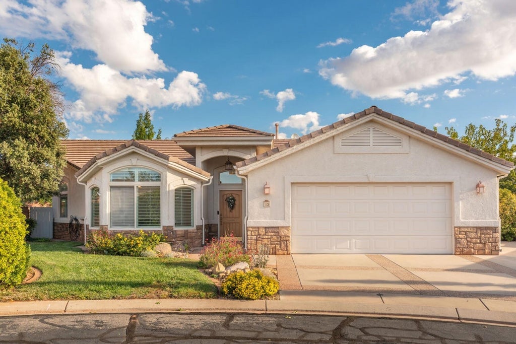Photo of 140 N Tuacahn DR 13 #13, Ivins, UT 84738 (MLS # 26-277347)