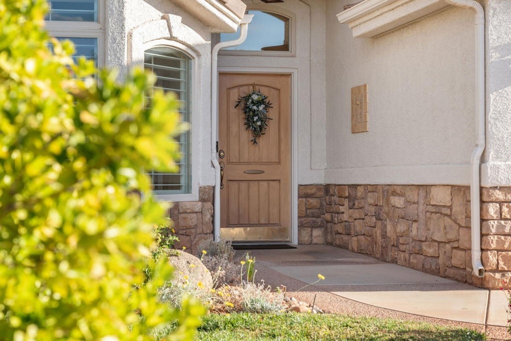 Photo of 140 N Tuacahn DR 13 #13, Ivins, UT 84738 (MLS # 26-277347)