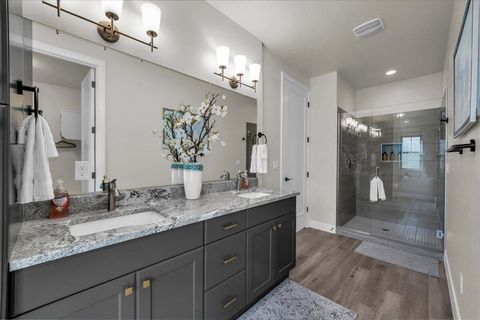Tiny photo for 1181 E Farmhouse DR, Washington, UT 84780 (MLS # 26-271840)