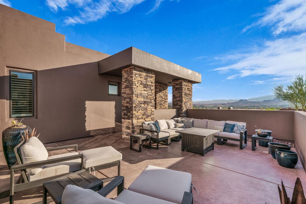 Photo of 2139 W Cougar Rock CIR #179, Saint George, UT 84770 (MLS # 26-269976)