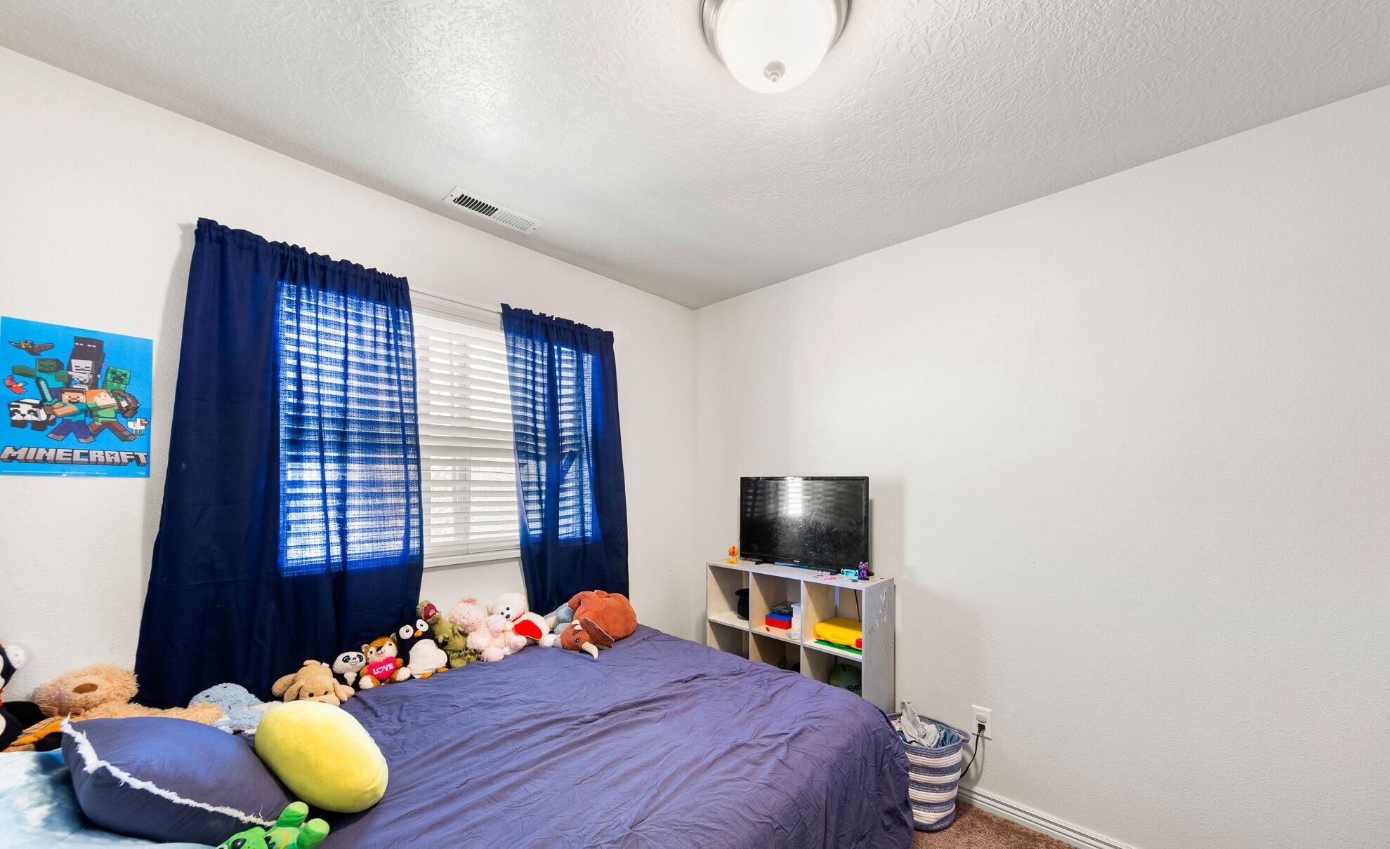 HIDDEN VALLEY TOWN HOMES - Residential