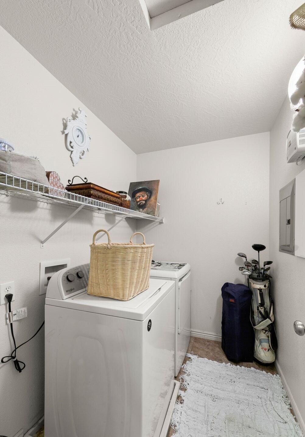 HIDDEN VALLEY TOWN HOMES - Residential