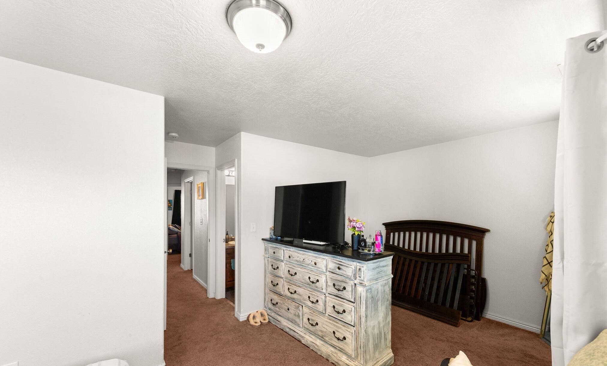 HIDDEN VALLEY TOWN HOMES - Residential