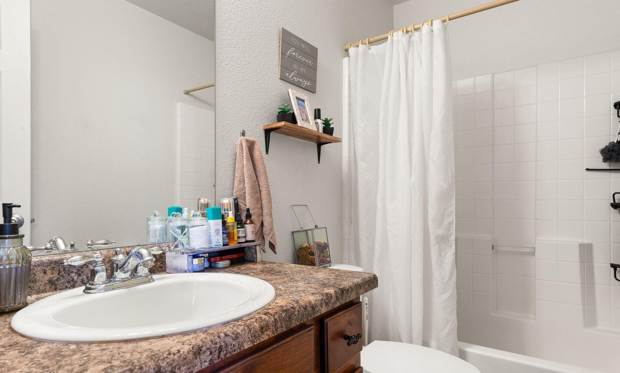 HIDDEN VALLEY TOWN HOMES - Residential