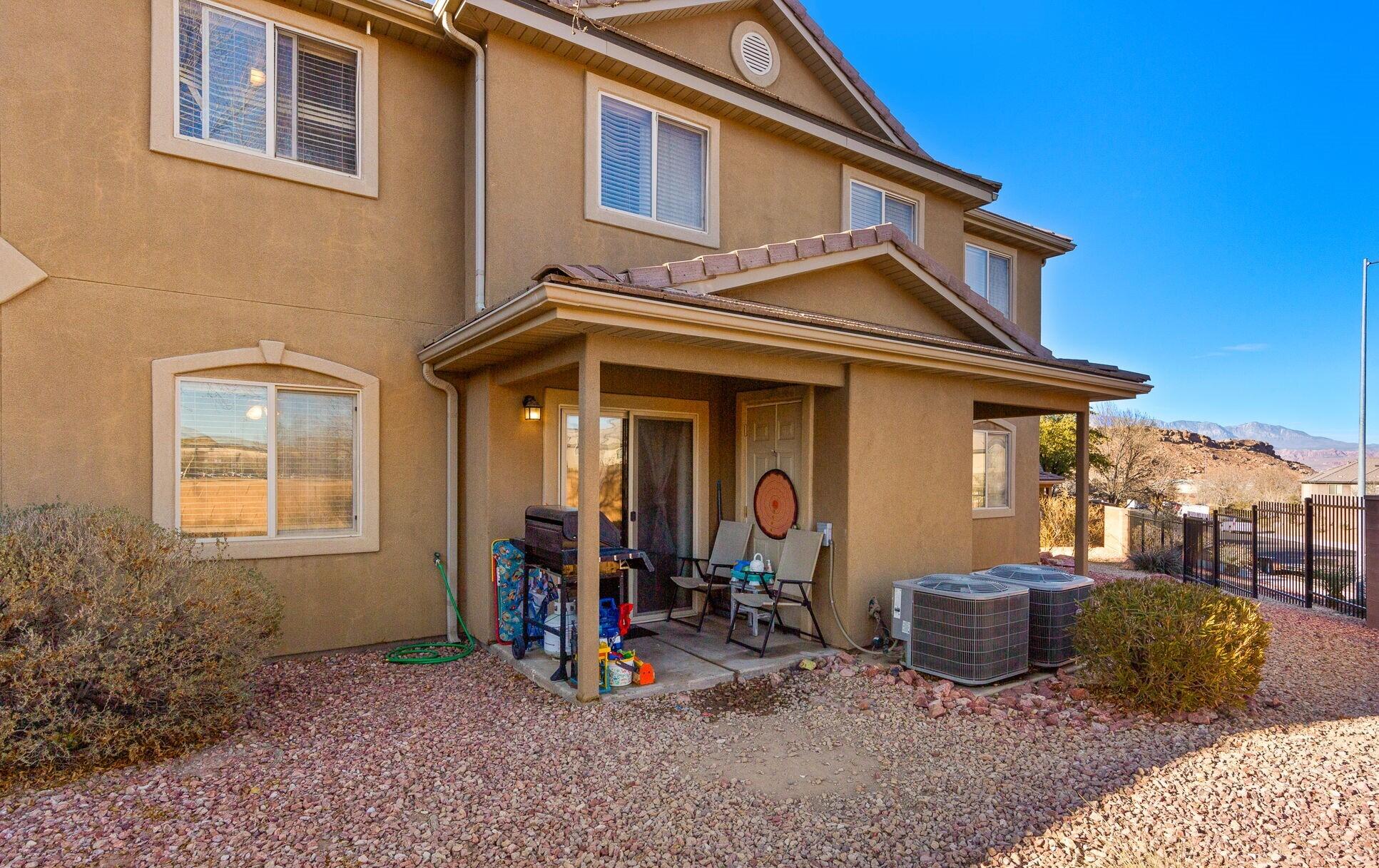 HIDDEN VALLEY TOWN HOMES - Residential