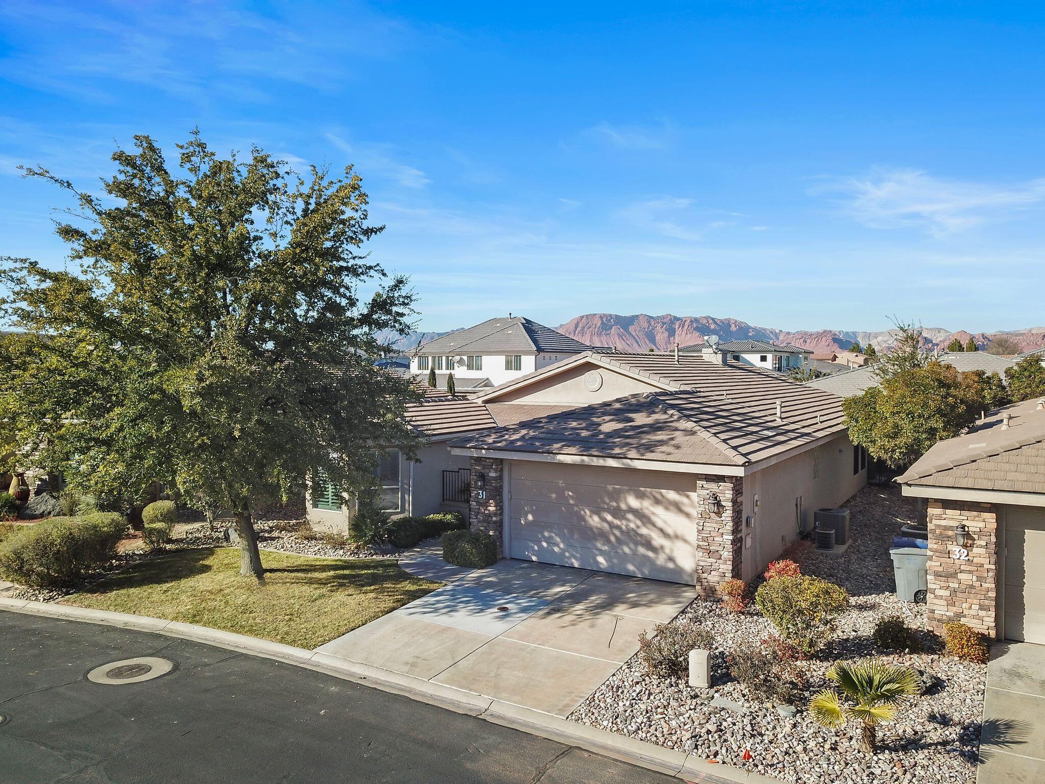 WAILEA FALLS AT STONEBRIDGE - Residential