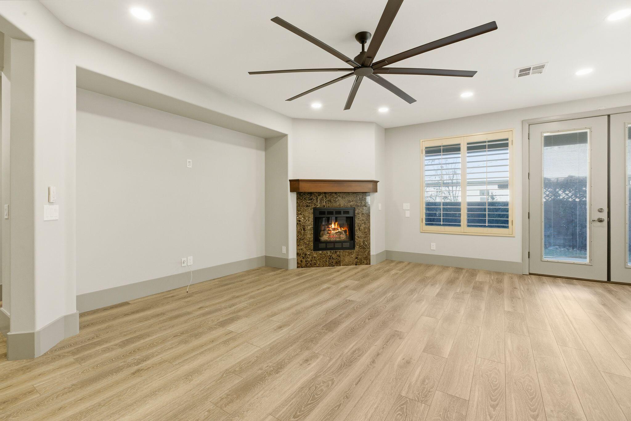 WAILEA FALLS AT STONEBRIDGE - Residential