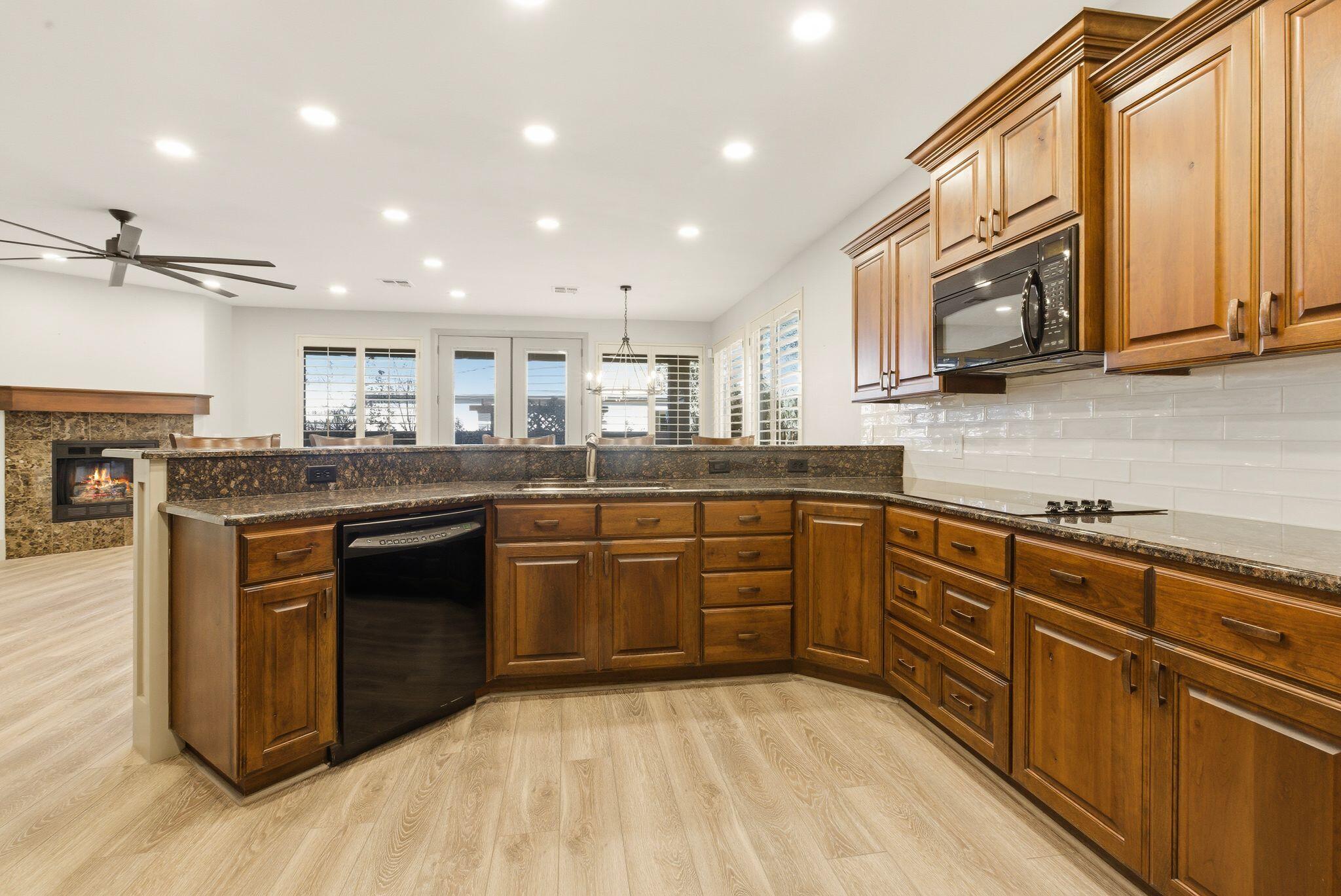 WAILEA FALLS AT STONEBRIDGE - Residential