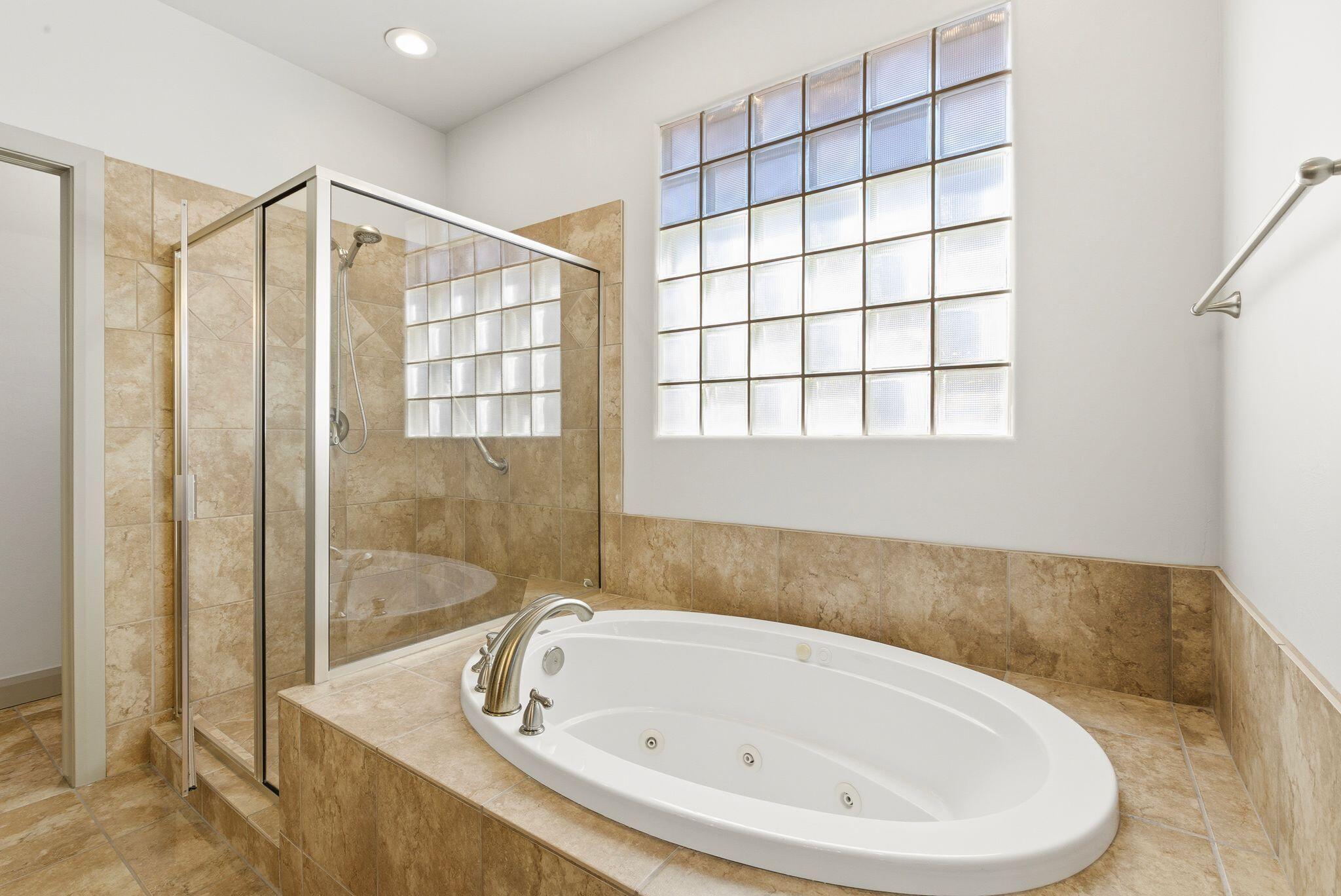 WAILEA FALLS AT STONEBRIDGE - Residential