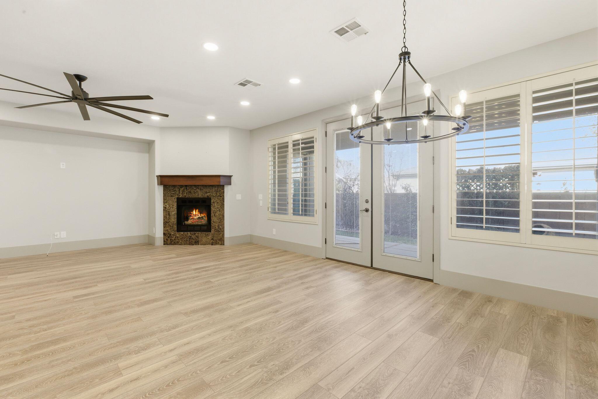 WAILEA FALLS AT STONEBRIDGE - Residential