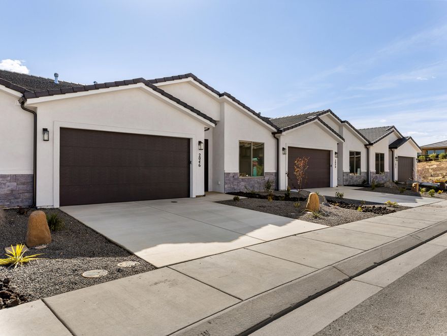 Exceptional 4-unit single-level building featuring two spacious 3 bed, 2 bath exterior units and two well-designed 2 bed, 2 bath interior units. The interior units have a bonus space ideal for a home office or den.
Every unit includes its own 2-car garage, combining convenience with privacy. Enjoy breathtaking mountain and valley views from this thoughtfully laid-out property. Whether you're looking for a great investment or a
multi-family living opportunity, this building offers both comfort and functionality in a stunning setting.