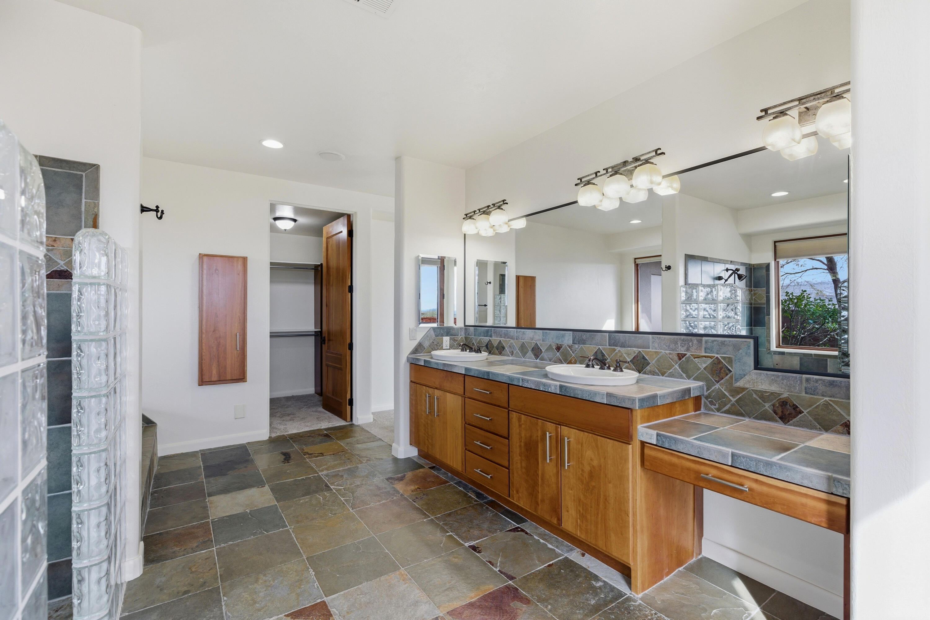 SHONTO POINT - Residential