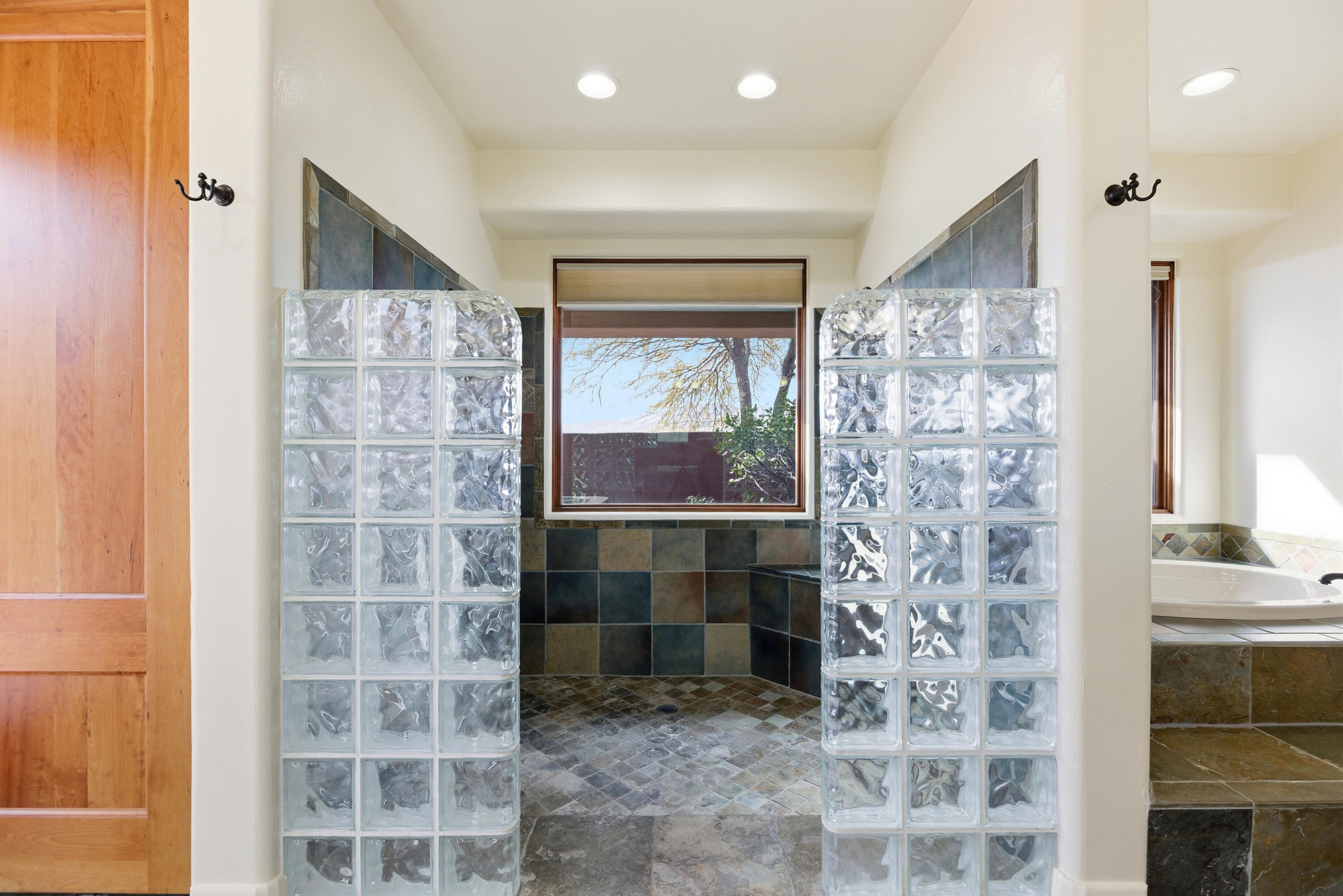 SHONTO POINT - Residential