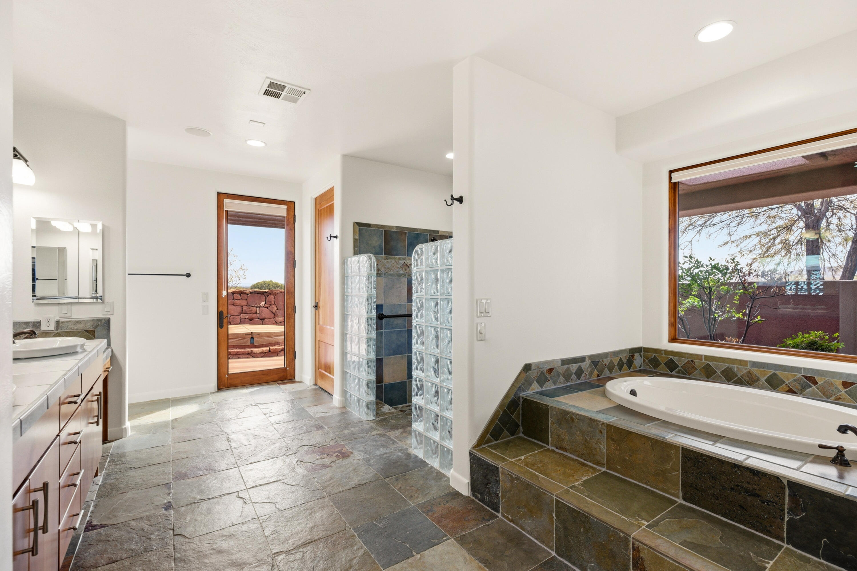 SHONTO POINT - Residential