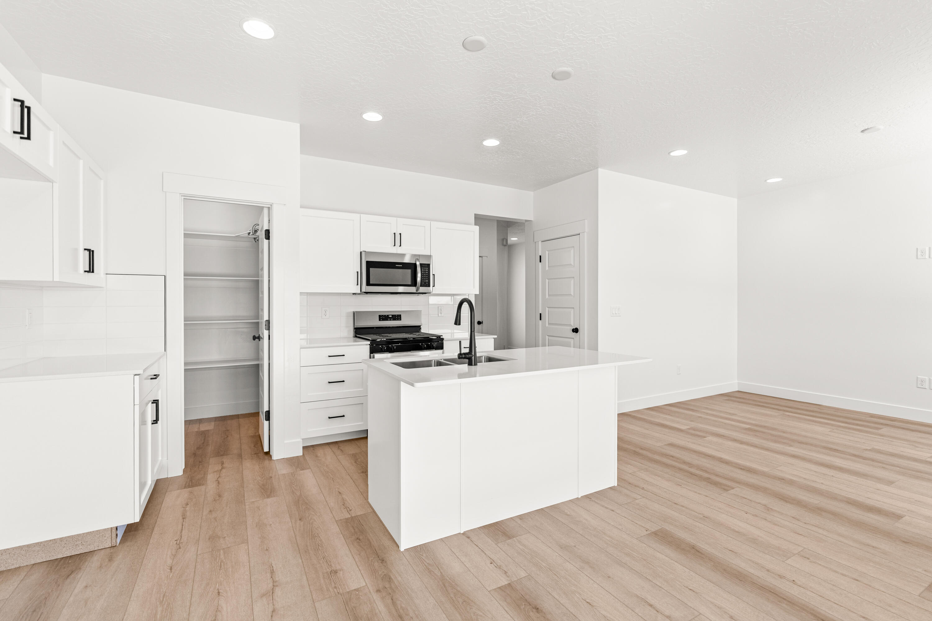 DESERT REFLECTION - Residential