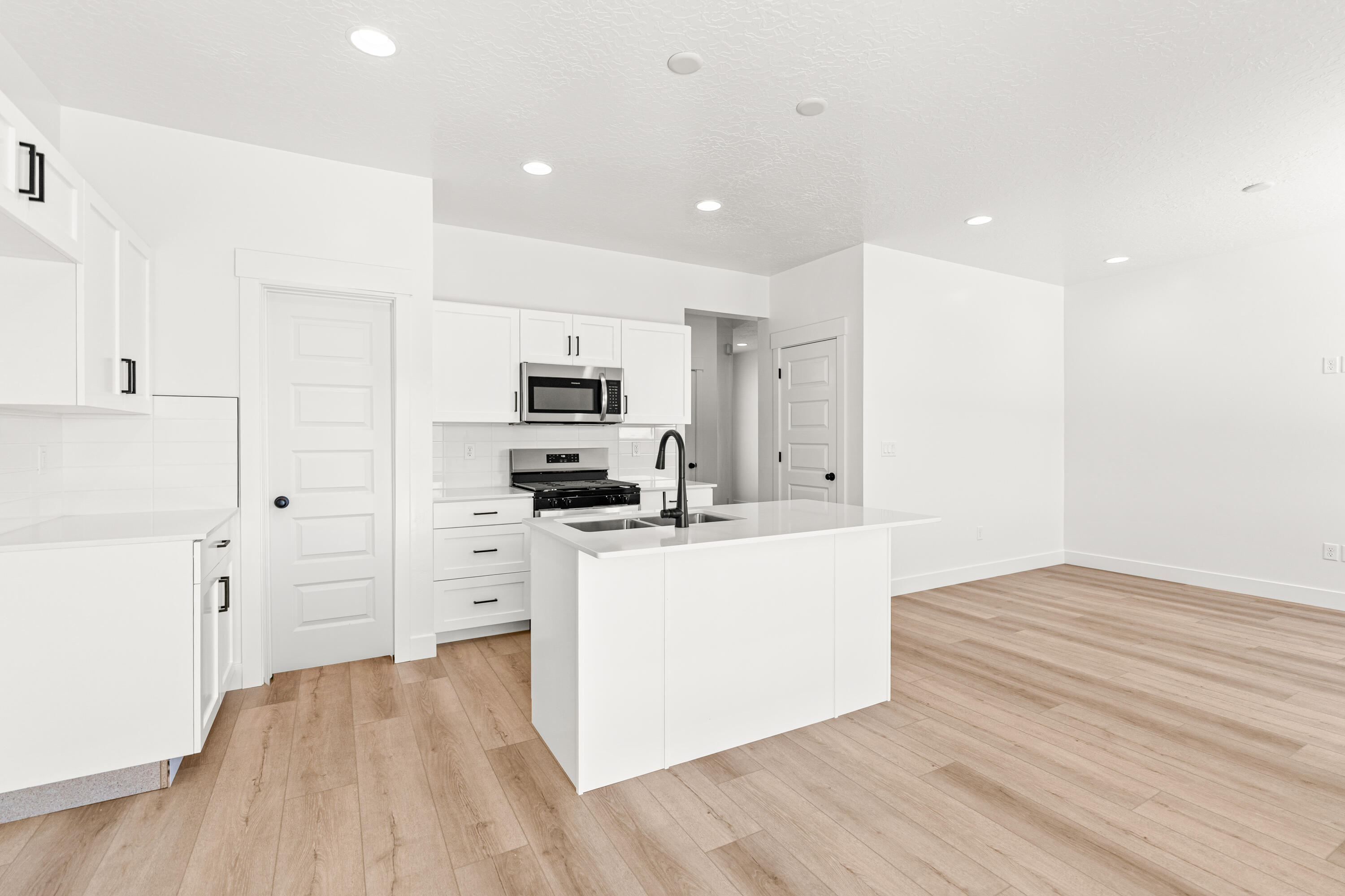 DESERT REFLECTION - Residential