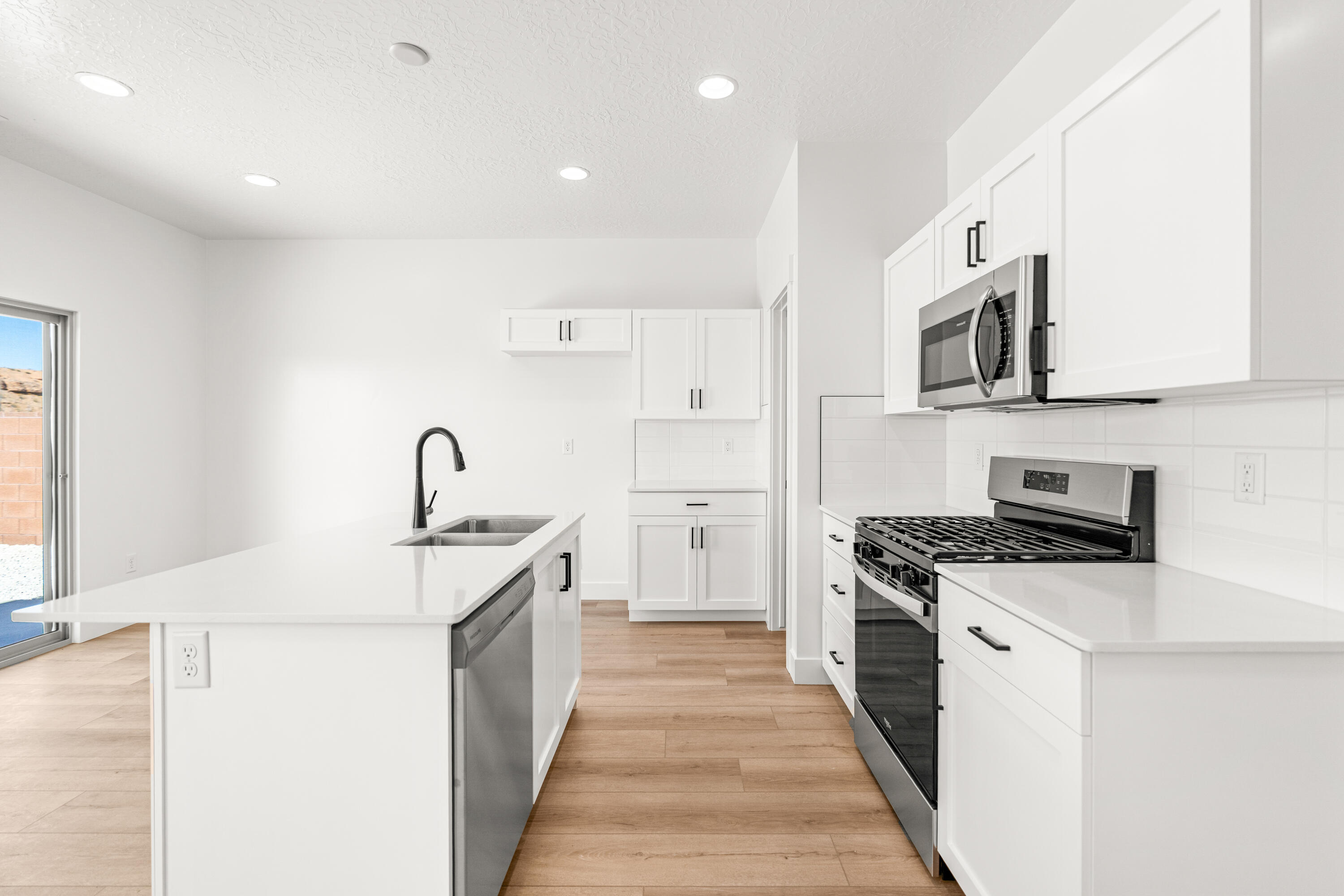 DESERT REFLECTION - Residential