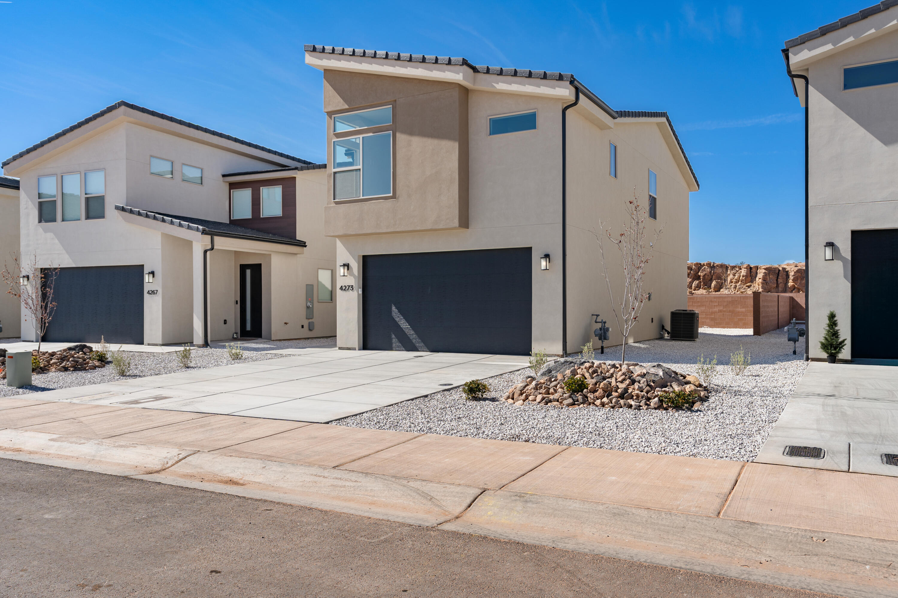 DESERT REFLECTION - Residential