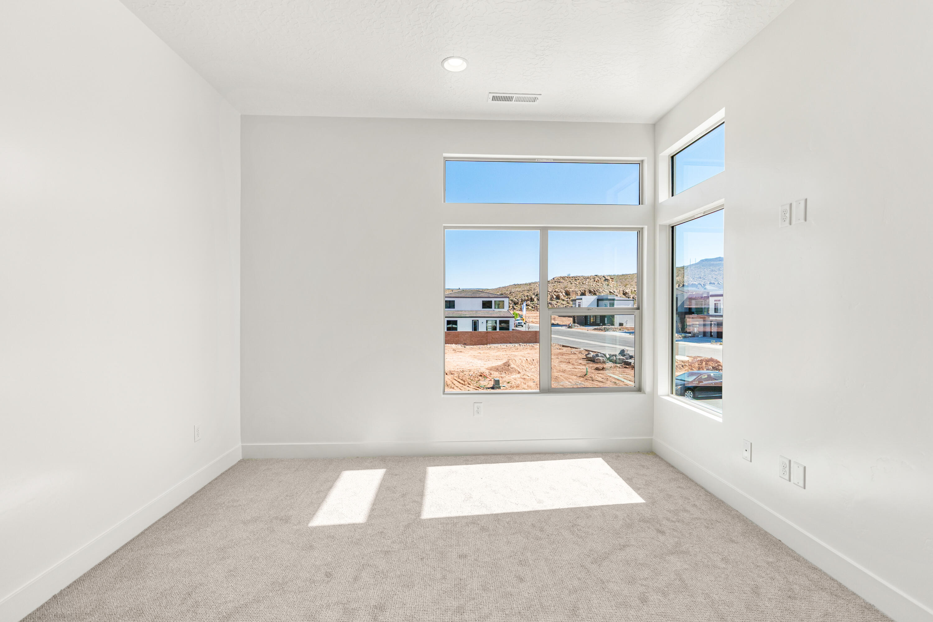 DESERT REFLECTION - Residential